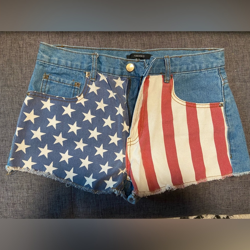 Women’s Forever 21 American Flag Denim Shorts Waist Size 27